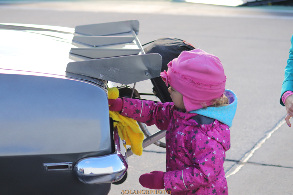 Croyez le ou non, l'accélération automobile est un sport familiale! Toute la famille participe! :) © Solange Lefebvre