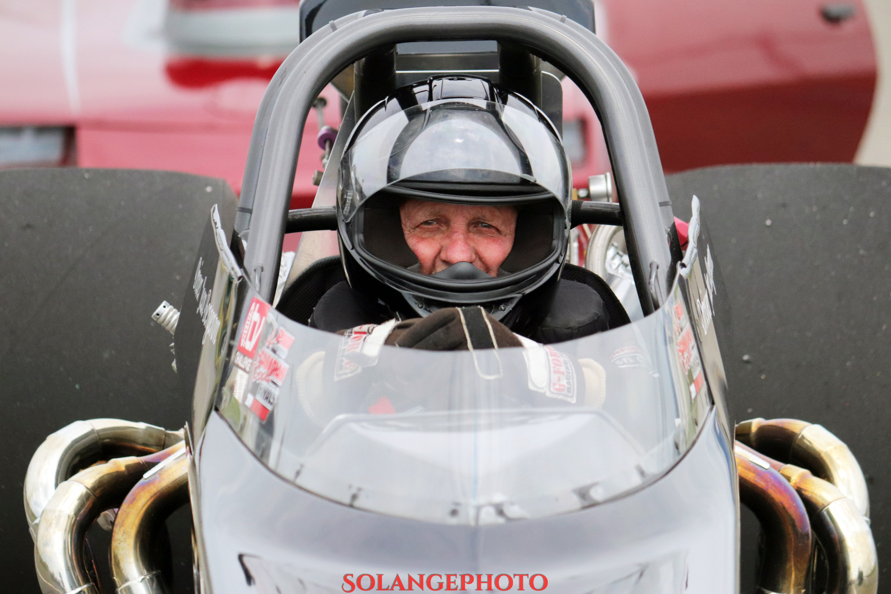 Le vétéran coureur est toujours actif avec plus de 50 ans d’expérience derrière le volant. © Solange Lefebvre