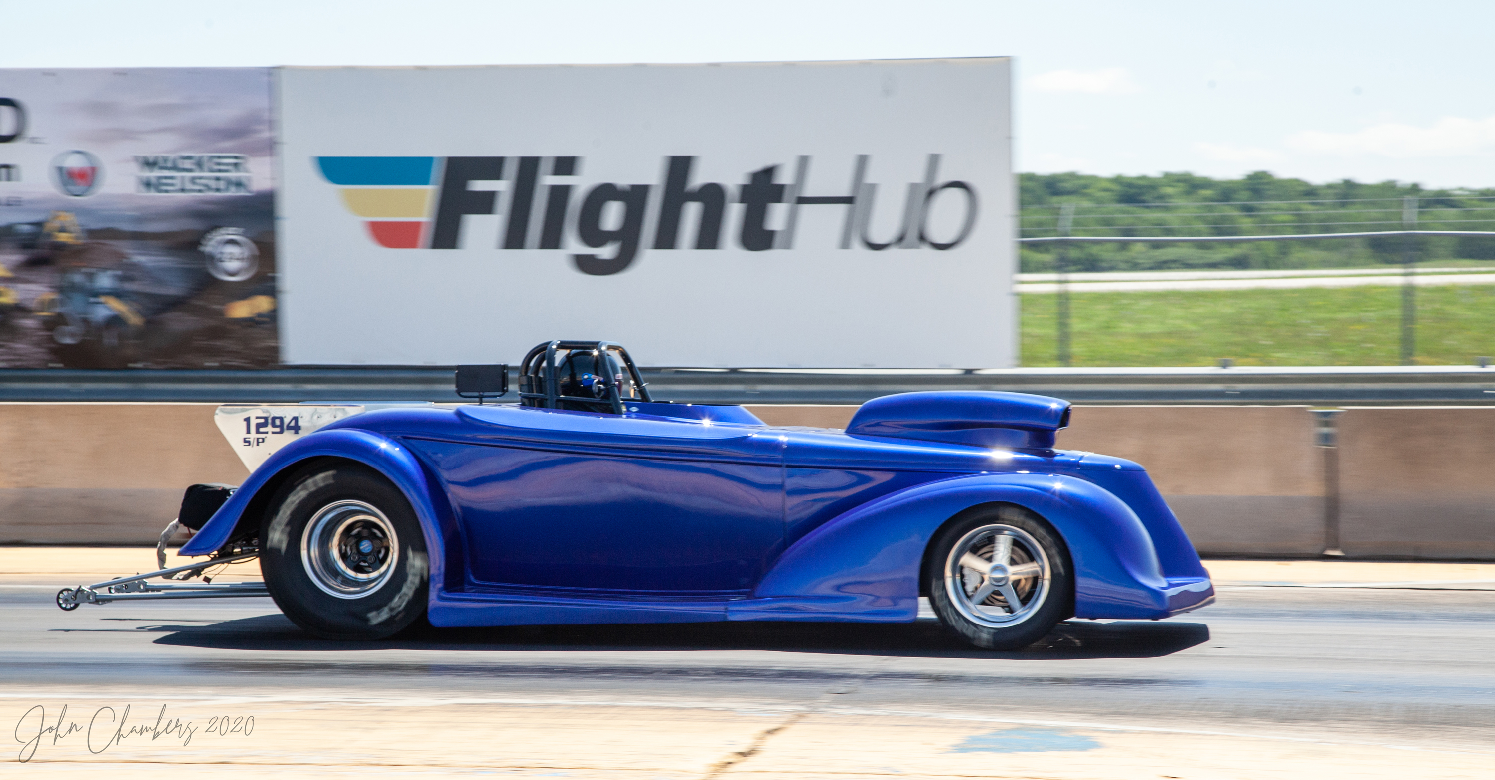 Le magnifique roadster d’Alex et Daniel Lanctôt. L’équipe père-fils a terminé en 3e position du championnat Super Pro cette saison. © John Chambers